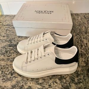 Alexander McQueen
Women's Suede Oversized Sneakers